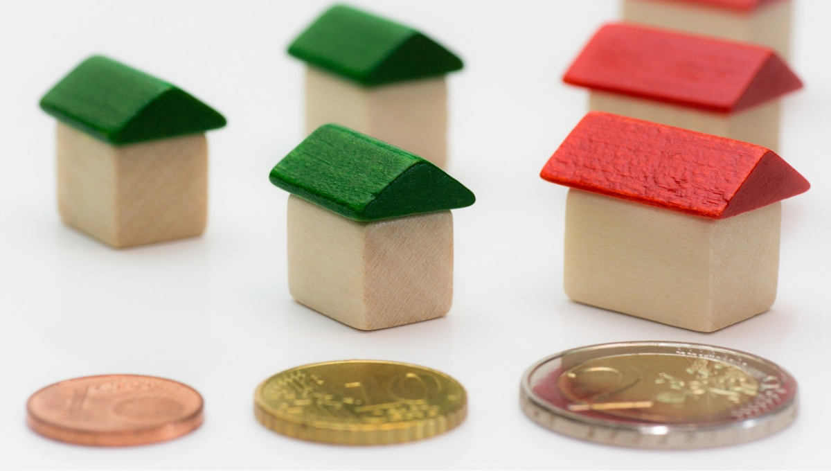 Home Insurance vs. Home Warranty: Key Differences 2025