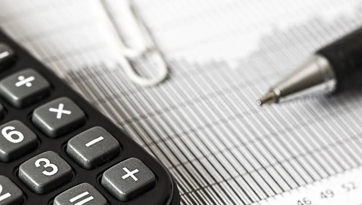 Save Big: How Insurance Bundles Slash Home & Auto Costs